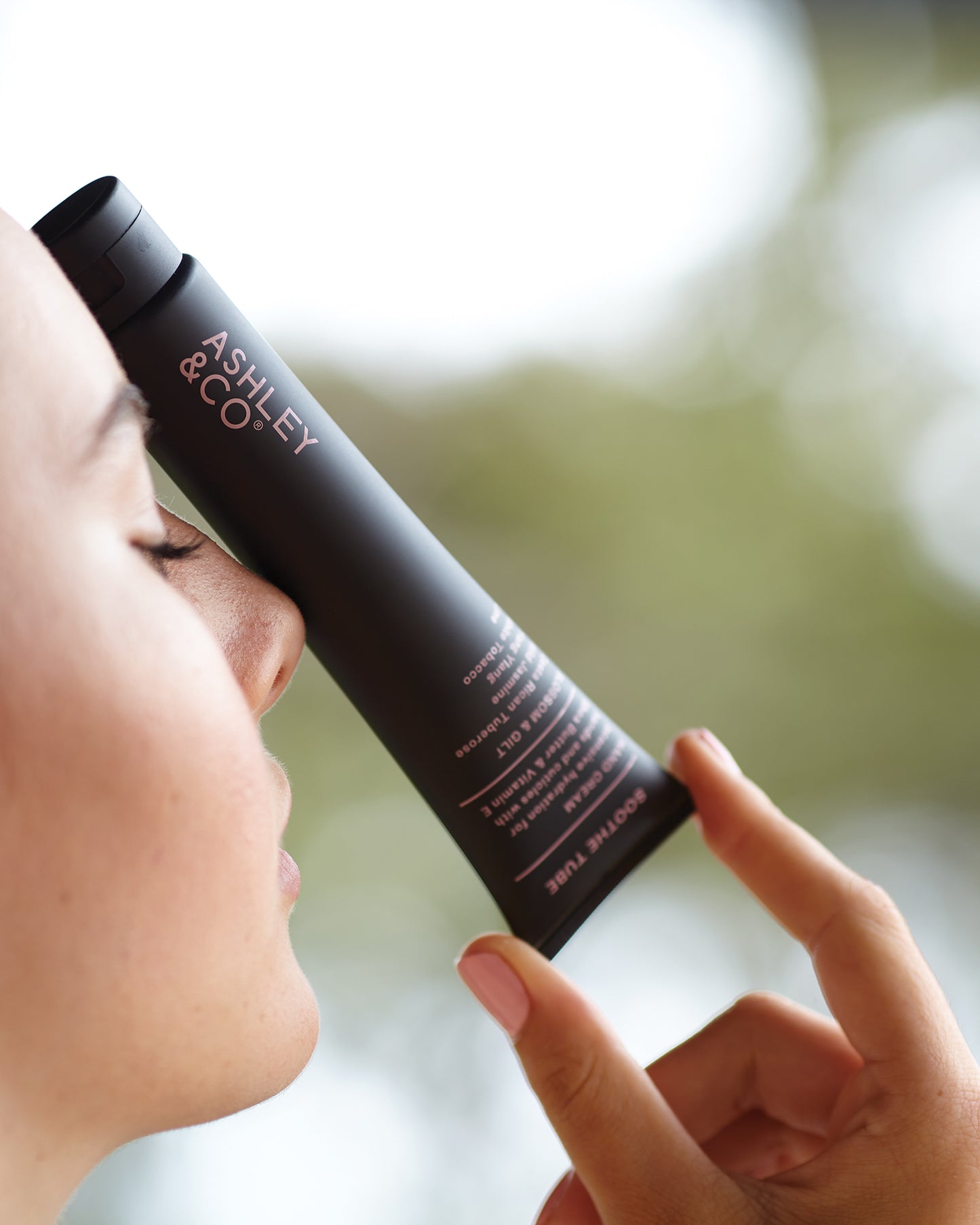 Soothe Tube Vine & Paisley